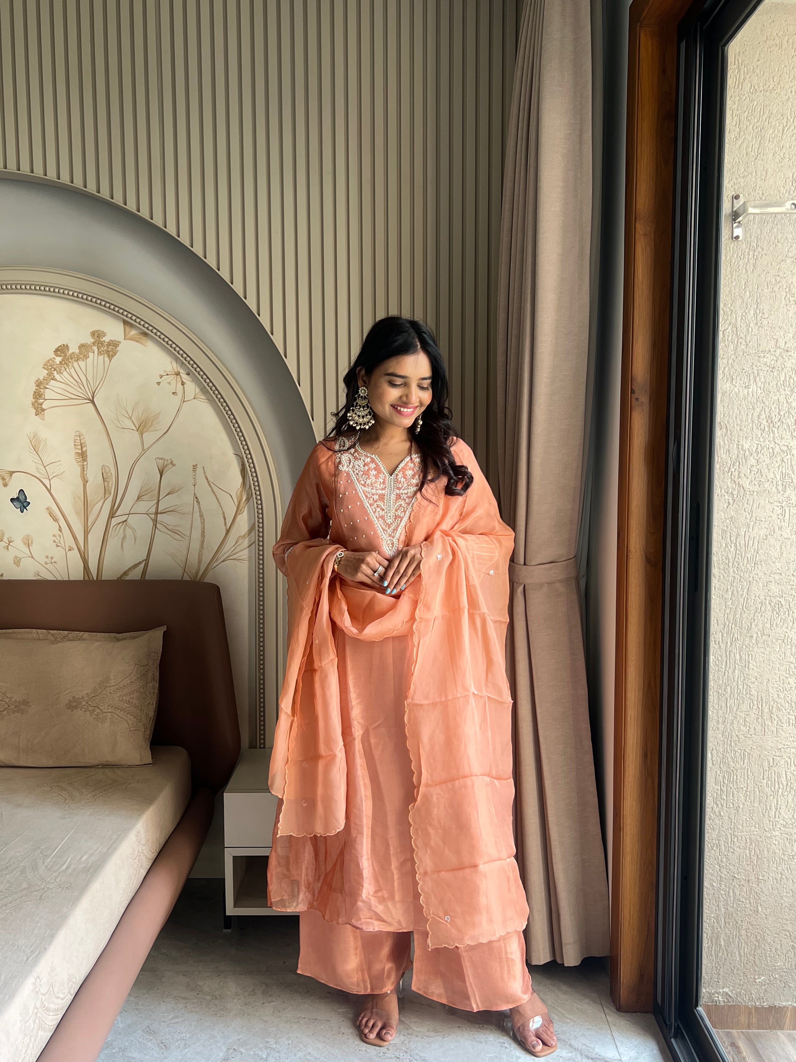 Peach tissue pearl work suit set