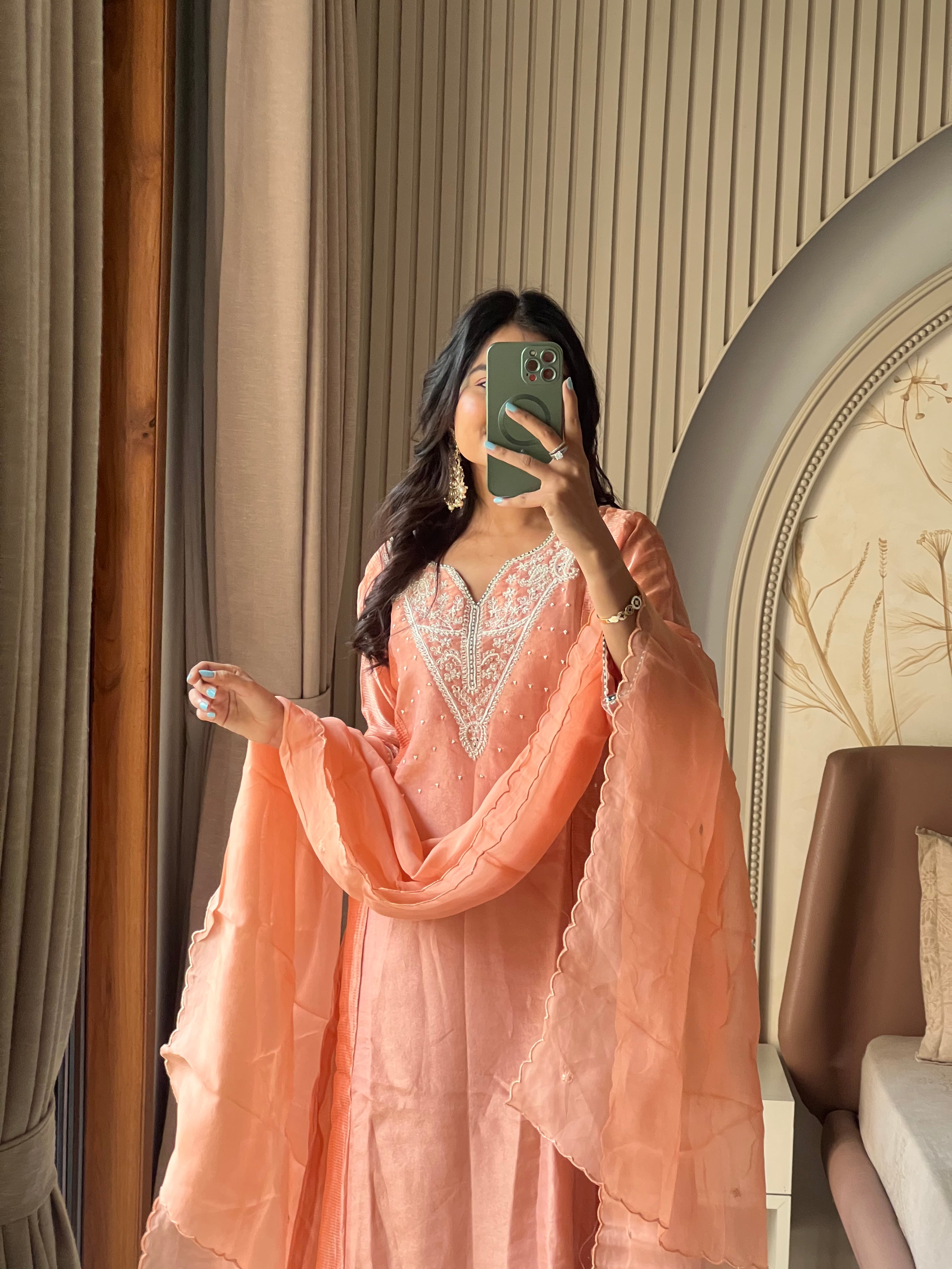 Peach tissue pearl work suit set